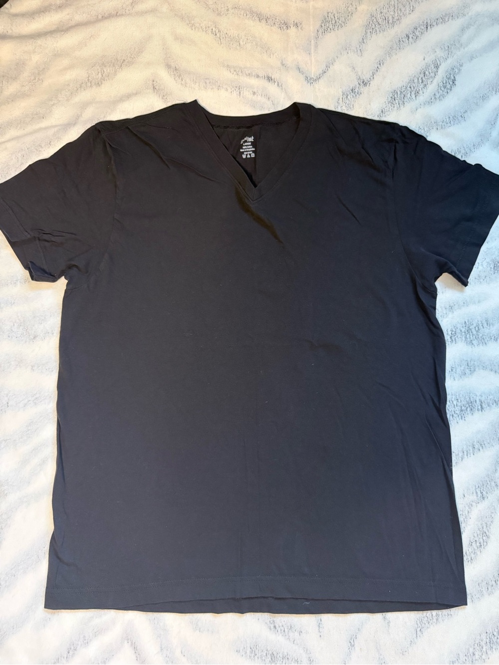 Men's Black V-Neck Short Sleeve Shirt